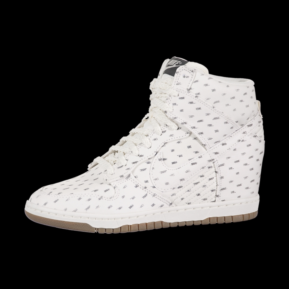 Nike Women's Dunk Sky Hi Print Sz. 8.5
